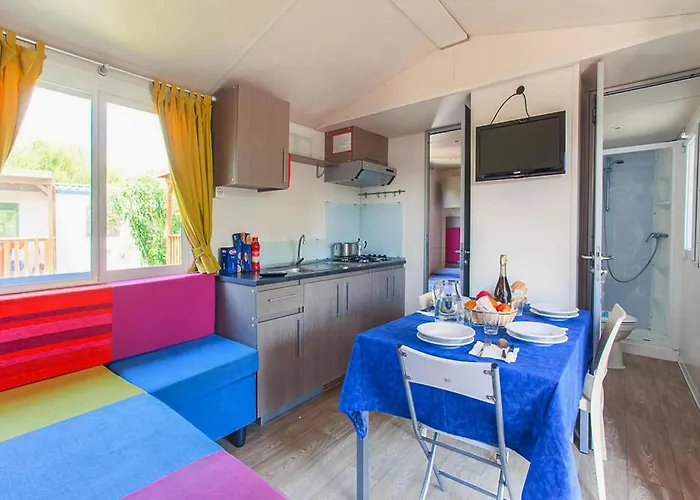 Mobile In The Rosolina-mare With A Shared Pool